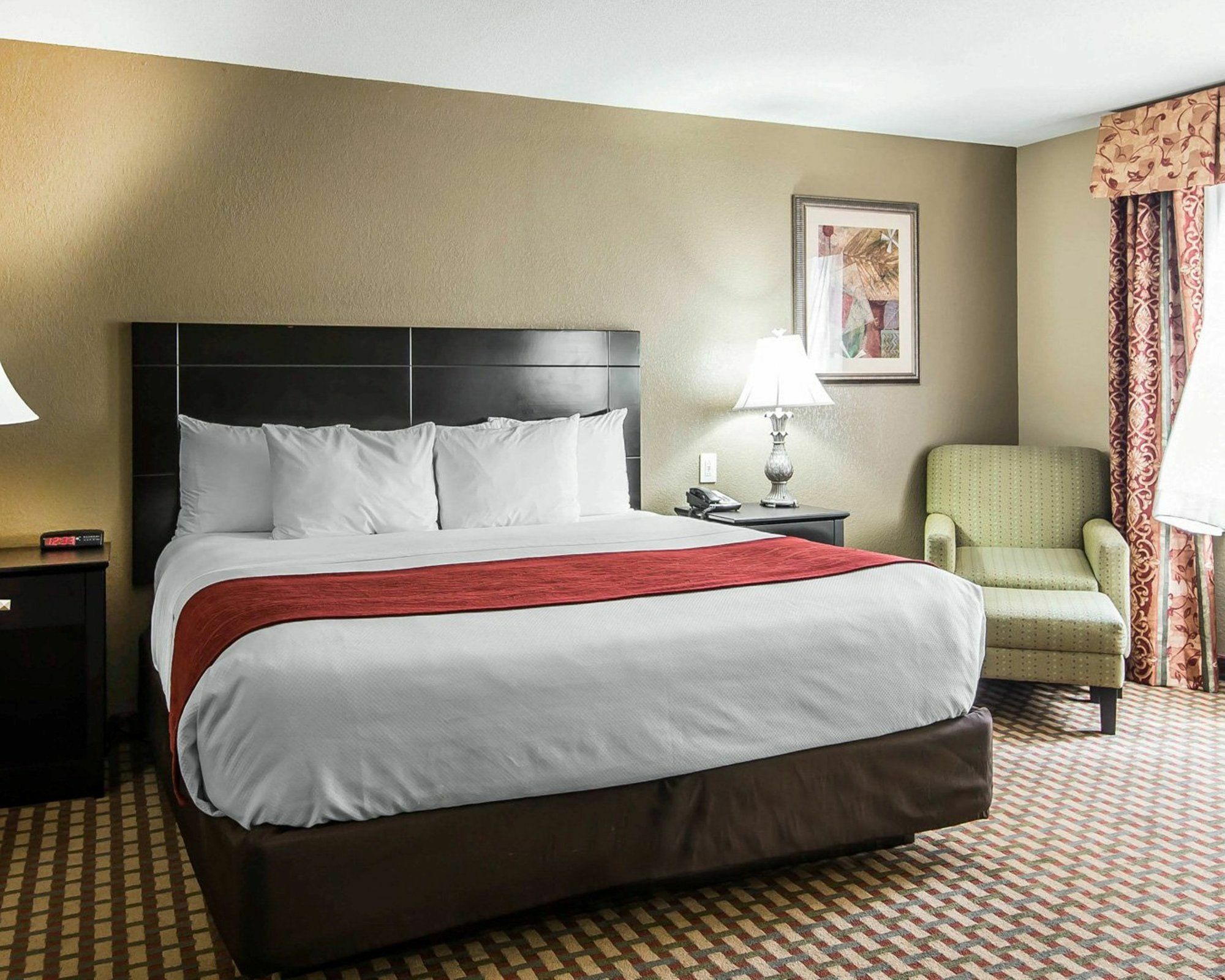 Comfort Inn & Suites Kansas City Downtown Экстерьер фото